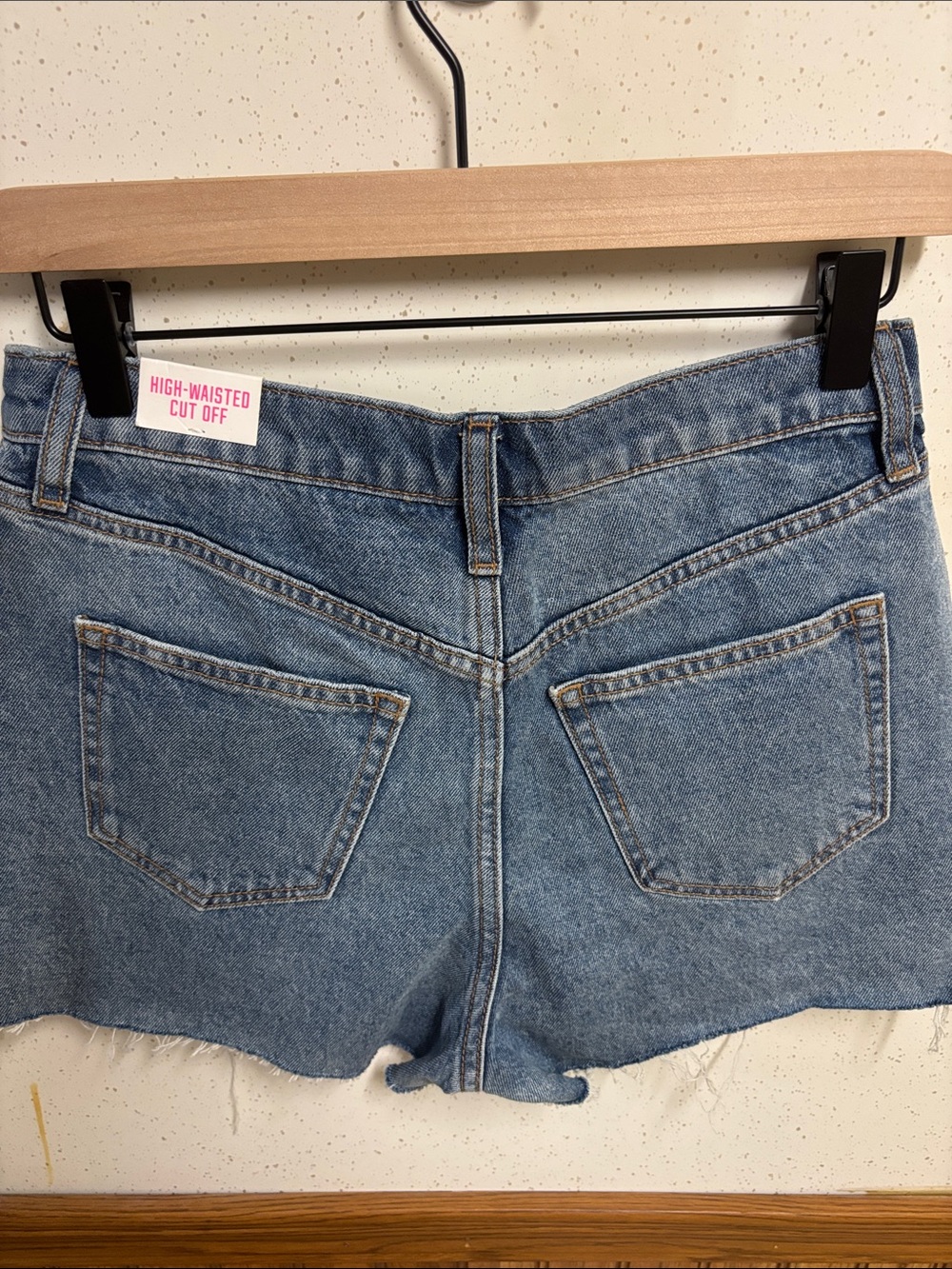 PINK - Victoria Secret - NWT - High Rise Denim Cutoff Shorts (size 27) - Picture 4 of 7
